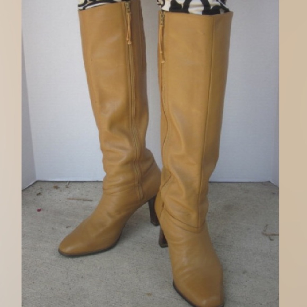 MAKE AN OFFER 70s tall tan leather boots